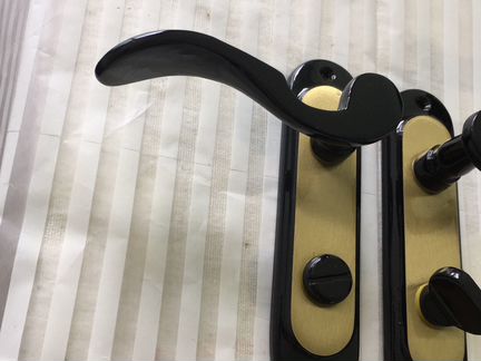 Продам ручки для межкомнатных дверей