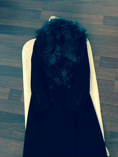 Итальянское пальто с огромным мехом песца