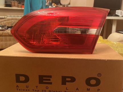 Задняя правая фара ford focus 3