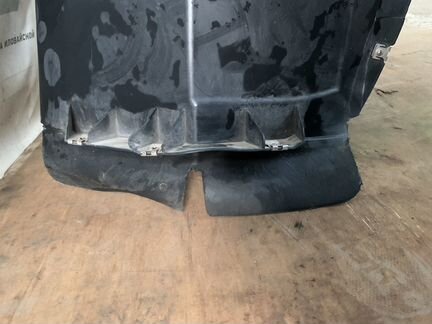 Передний левый подкрылок Ford Mondeo 4