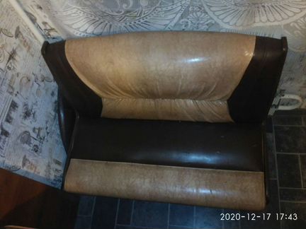 Кухонный диванчик кож. зам