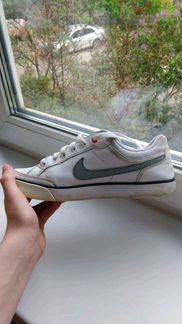 Кроссовки Nike женские