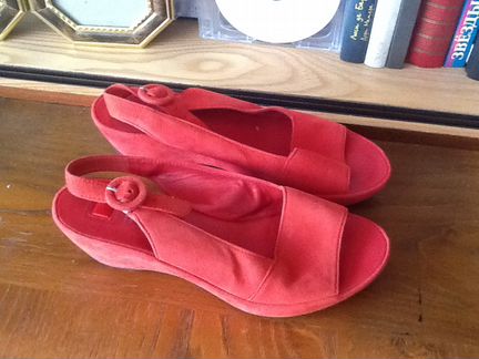 Новые босоножки 