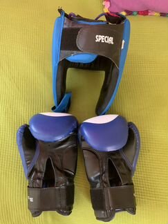 Боксерские перчатки и шлем Green Hill Hanes