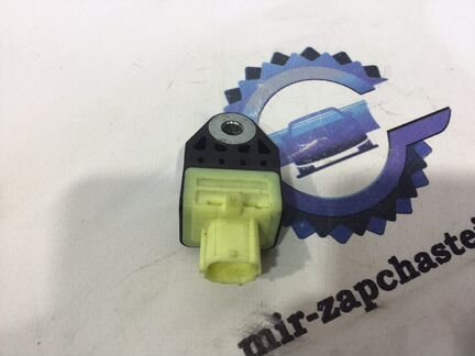 Датчик удара боковой Toyota RAV 4 IV (CA40)