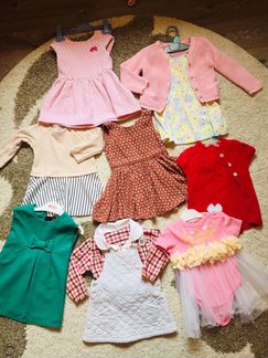 Пакет одежды(платья, сарафаны, кофты, блузка)