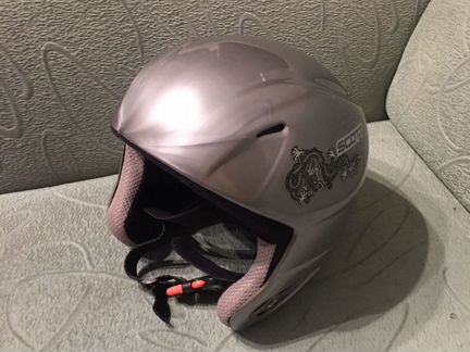 Горнолыжный шлем