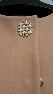 Пальто бежевое