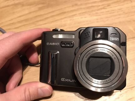 Компактный фотоаппарат